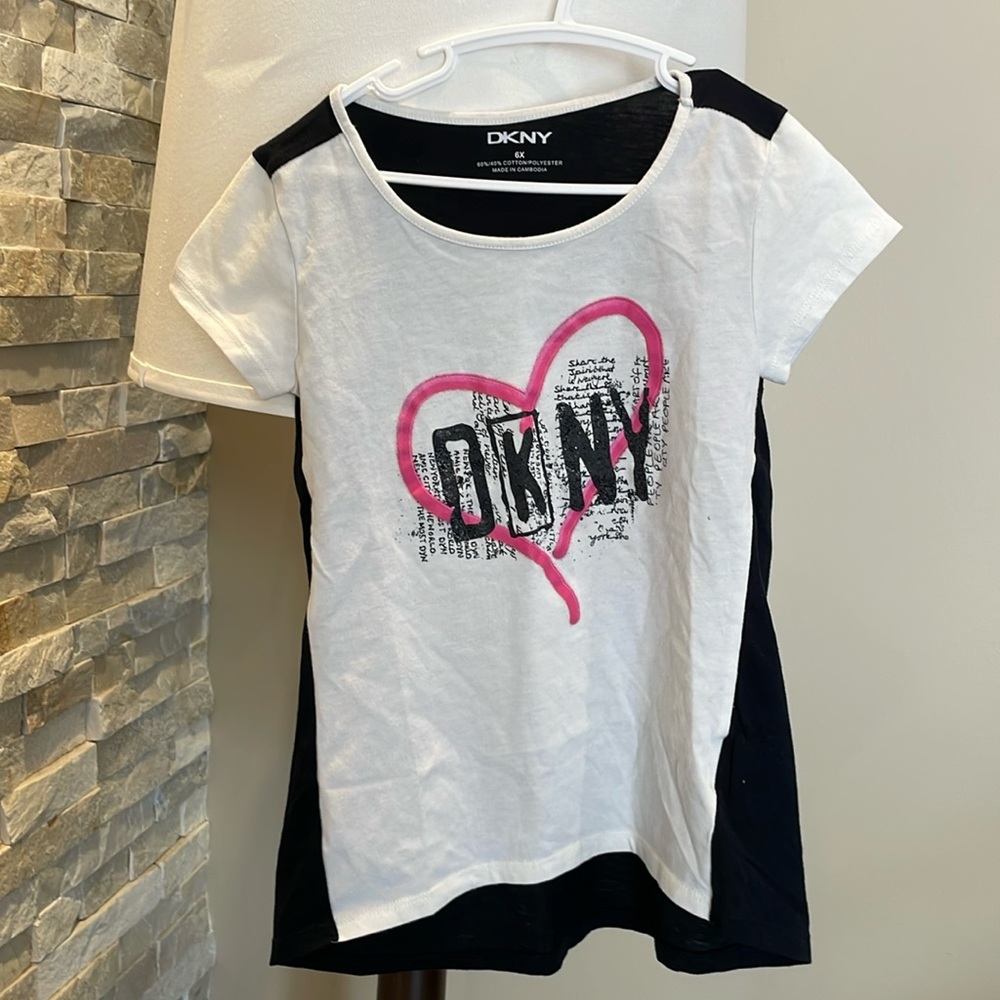 DKNY heart t-shirt